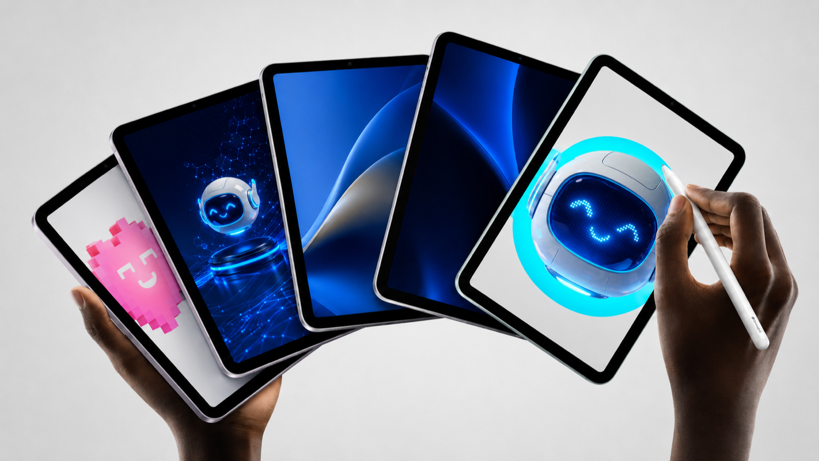 ภาพ iPad หลายเครื่องพร้อม mascot แคมเปญ Learn and Earn